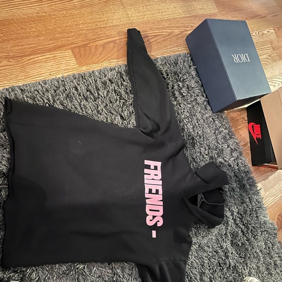 Pink friends Vlone hoodie - Picture 5 of 6